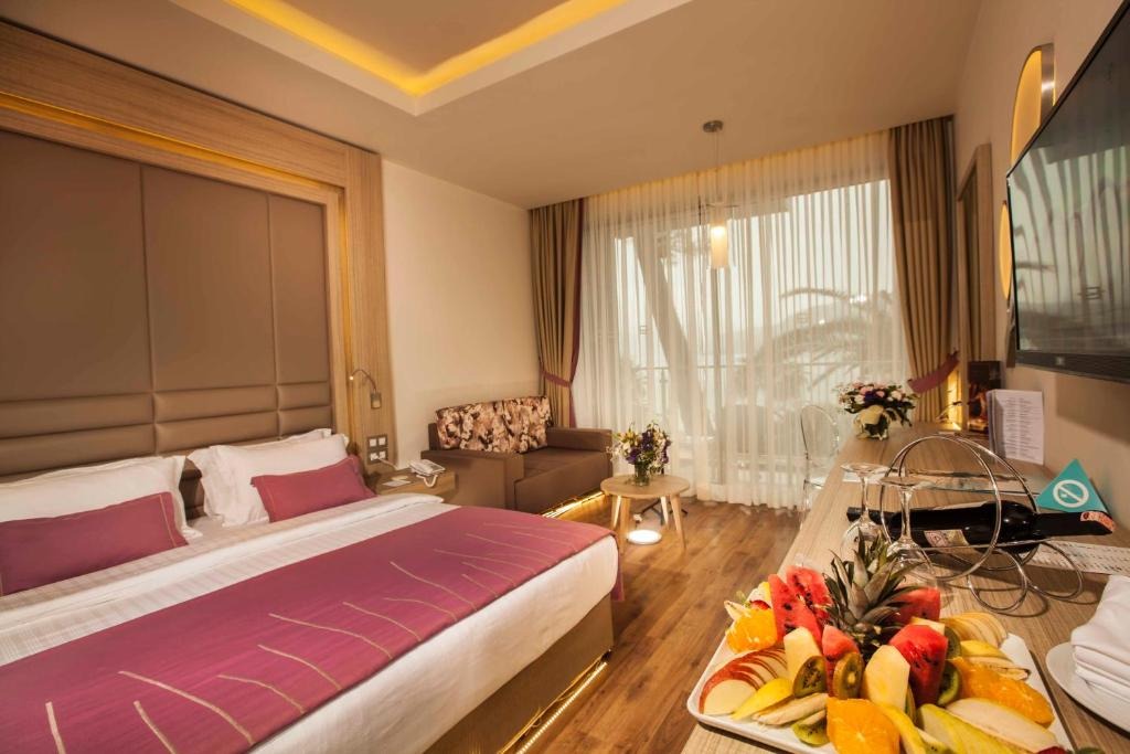 هتل اورکا لوتوس بیچ مارماریس